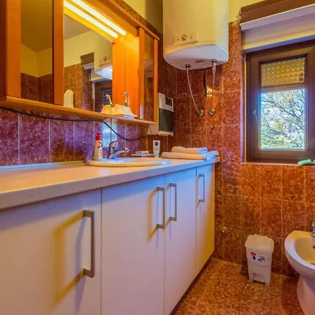 In 39137 Apartment *